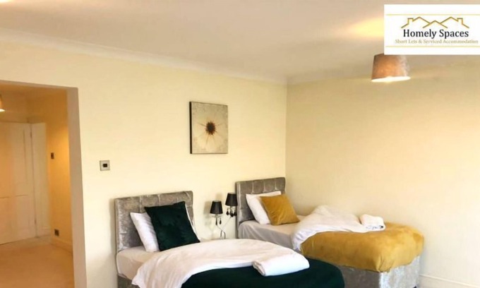 Bedford Casa | The Ampthill 3BR House By Homely Spaces Short Lets & Serviced Accommodation