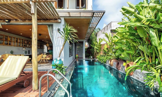 Cam Thanh Villa | The An Retreat 7BRs w/ Pool & Rice Field