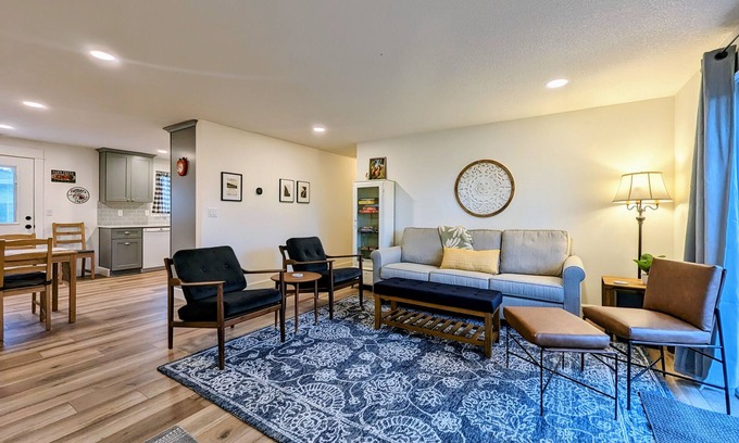Carlton Casa | The Apple Tree Cottage ~ a fully remodeled 2 bed / 2 bath home