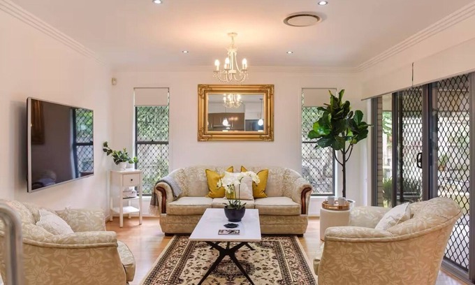 Augustine Heights Casa | "The Arcadia" : Luxury English Cottage / Near CBD / Nature / Privacy / Long Stay