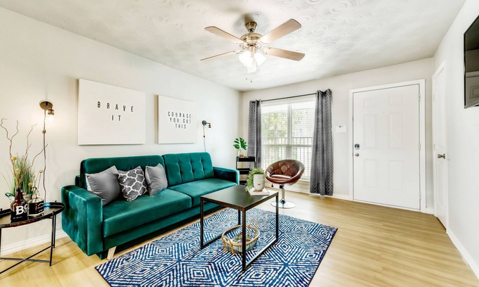 Old East Dallas Apartamento | The Art Deco & Arboretum Tickets Included