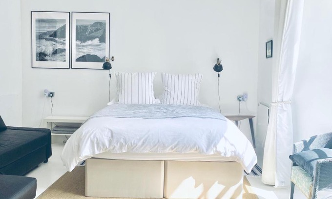 Cardigan Apartamento | The Art Room Apartment
