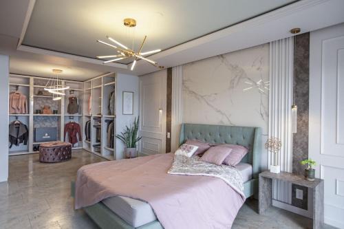 Central Okanagan Apartamento | The Artisan - Boutique retreat with lake view.