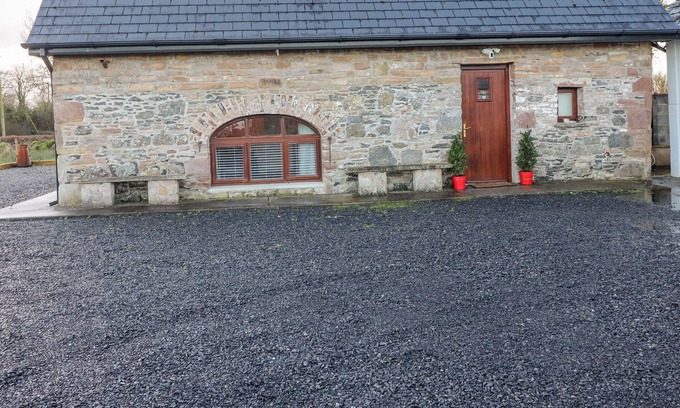 Glen of Aherlow Cabaña | THE ARTIST'S BARN, family friendly in Cappawhite, County Tipperary