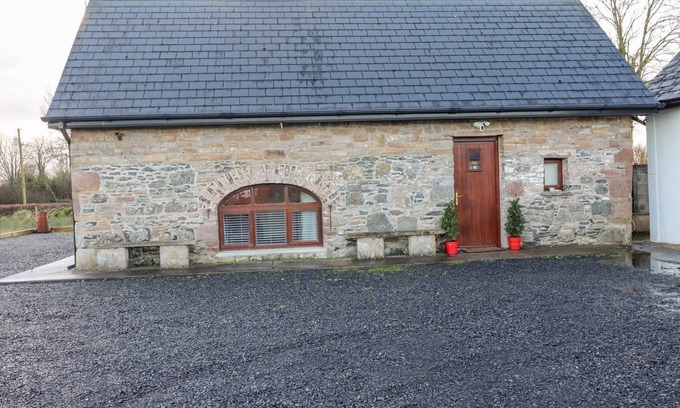 Glen of Aherlow Cabaña | THE ARTIST'S BARN, family friendly in Cappawhite, County Tipperary