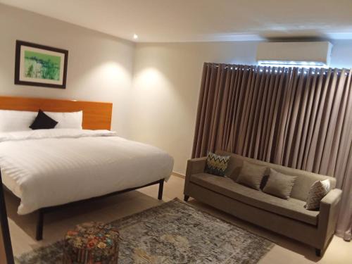Blue Area Hotel | The Avenue Hotel