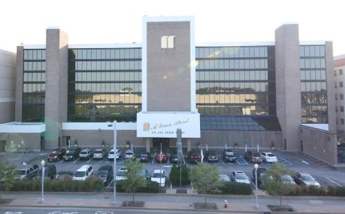 Northeast Virginia Beach Complejo | The Barclay Towers Hotel and Resort