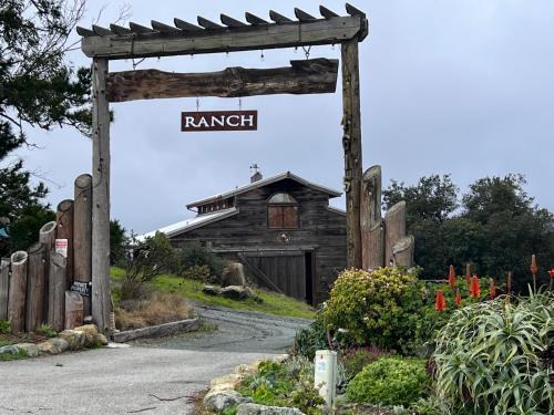 San Luis Obispo Cabina | The Barn at Eagles Landing Ranch
