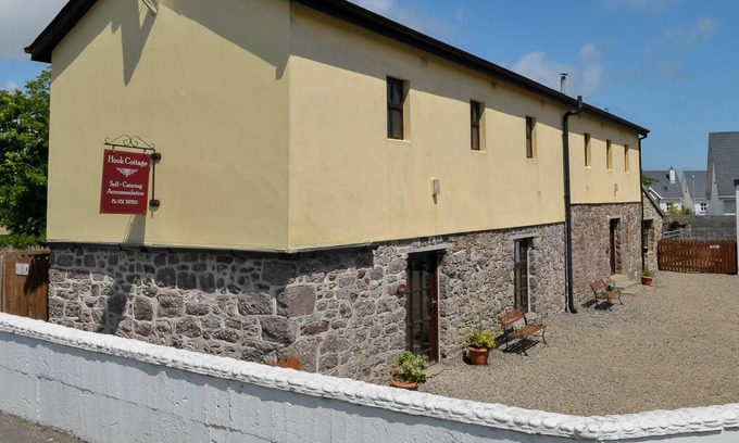 Fethard on Sea Casa | THE BARN, pet friendly in Fethard-On-Sea, County Wexford