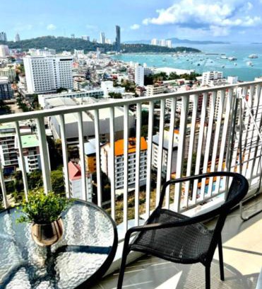 Pattaya Bay Apartamento | The BASE Central PATTAYA Long Balcony King-Bed with Infinity Pool & Free Netflix
