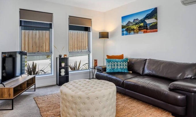 Blackmans Bay Casa | The Bay Lodge New Modern 2 bedroom 15min to CBD