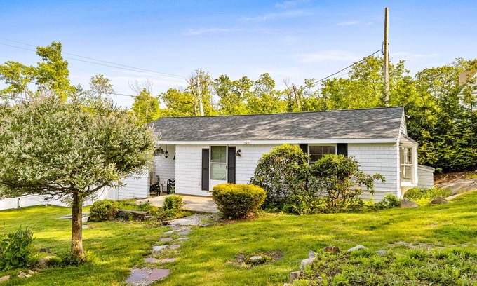 Cohasset Cabaña | The Beach Cottage at Sandy Cove: Serene Retreat