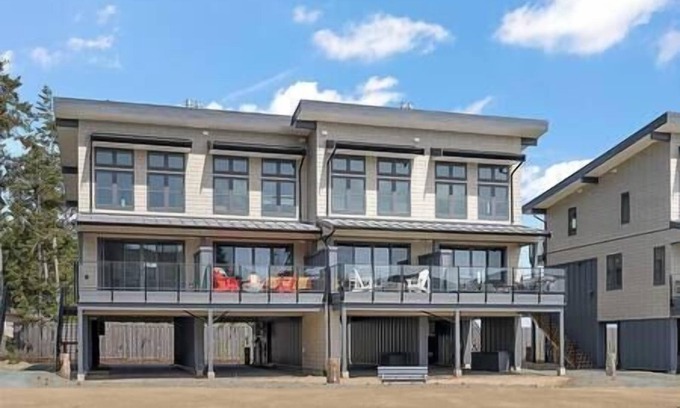 Black Creek Apartamento | The Beach House at Saratoga: Oceanfront Escape