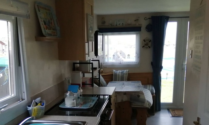 Leysdown-on-Sea Chalet De Esquí | The Beach Hut Home From Home in Leysdown on Sea