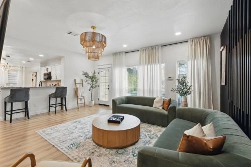Plano Apartamento | The Beach Oasis In Dallas, Pool & Sauna