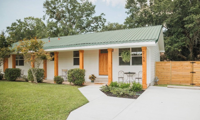 Ocean Springs Casa | The Beachcomber B - 2 bedroom in Golf Cart District near beaches and downtown!