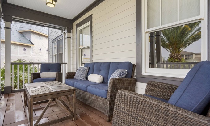 Upper Grand Lagoon Casa | Let the Beaches Be Crazy! Pool-Hot Tub & Game Room