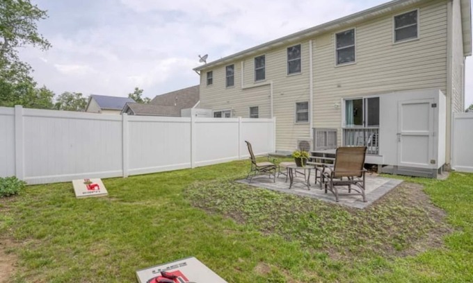 Lewes Casa | The BeachPlumA Retreat -2BR Home in Lewes, Mins to Beach w/ backyard and grill