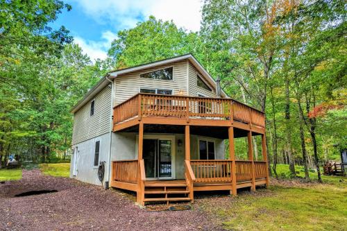 Albrightsville Chalet De Esquí | The Bear Foot Lodge by AvantStay Game Room Deck BeachLake Access