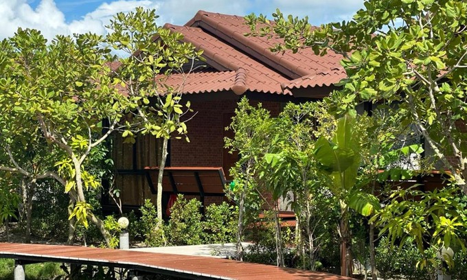 Chalong Chalet De Esquí | The Beatles Lagoon