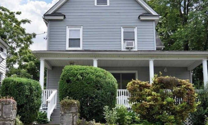 Tuckahoe Apartamento | ¡La hermosa cabaña HillSide te espera! Excelente ubicación y cerca de la ciudad de Nueva York.