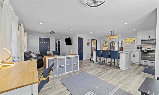 Greensboro Casa | The Beech House - 3 BR 5 bed home - Downtown Gboro