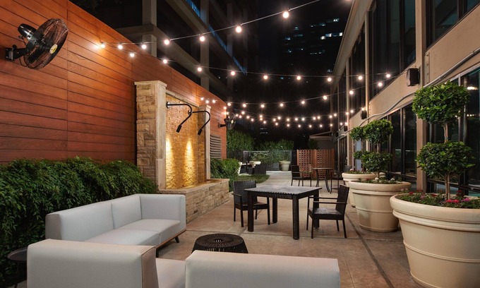 Northeast Dallas Hotel | The Beeman Hotel