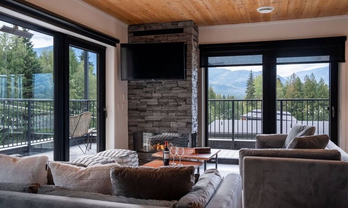 Revelstoke Condominio | The Begbie Penthouse in Mackenzie Village