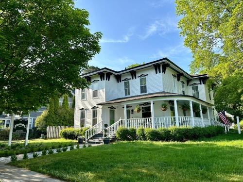Charlevoix Cama Y Desayuno | The Belvedere B&B