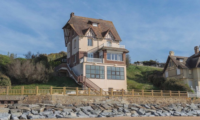 Benerville-sur-Mer Apartamento | La villa Benervilloise con los pies en el agua