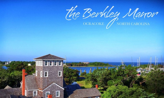 Ocracoke Casa | The Berkley Manor - El alquiler más grande de Ocracoke - Una finca en Silver Lake