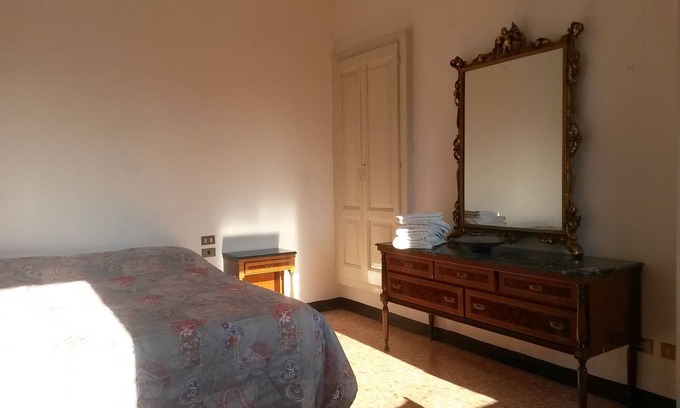 Lecco Casa | Casa de 75 metros cuadrados. Cerca del lago y el centro de estacionamiento y WI. Libre de FI