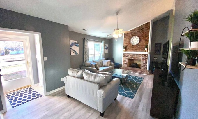 Jacksonville Casa | The Best Getaway Friends & Family Hangout!