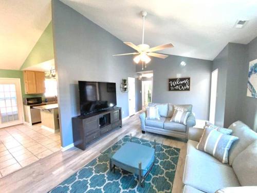 Jacksonville Casa | The Best Getaway Friends & Family Hangout!