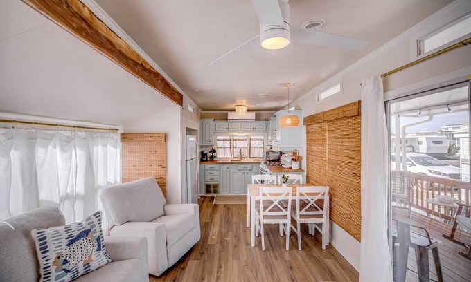Sandbridge Casa | The BEST of BAY and Beach! Bungalow Bay, Sandbridge Beach, Virginia