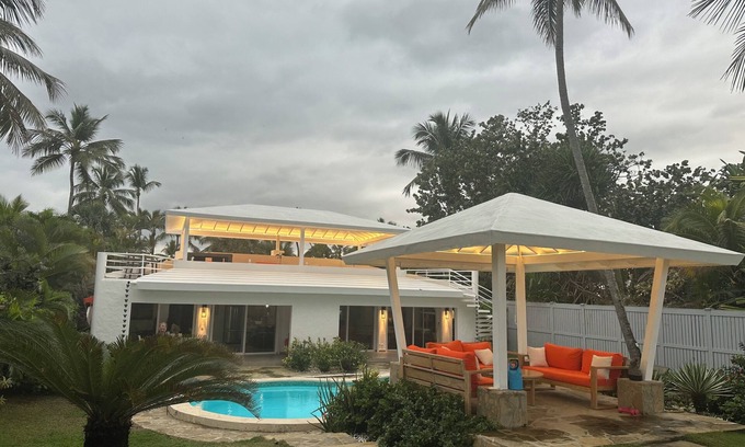 Cabarete Villa | La MEJOR propiedad privada y ubicación en la playa en Cabarete