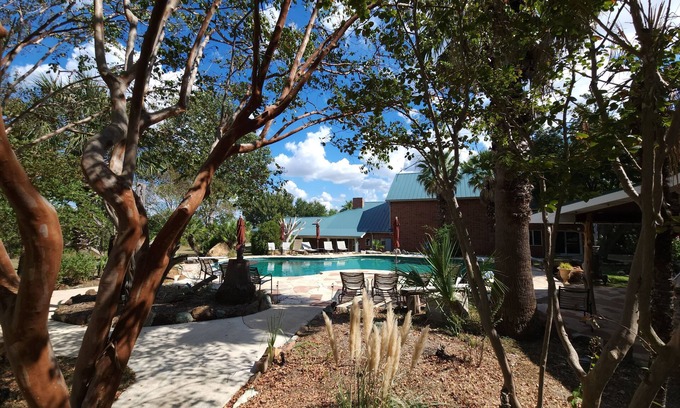 New Braunfels Casa | ★The BIG HAUS-Texas Oasis★ The LARGEST HOUSE in Comal Co.! Weddings, Events, etc