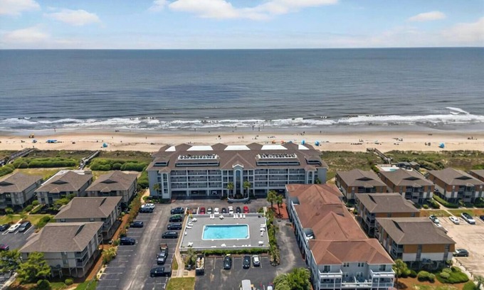 Ocean Isle Beach Casa | The Big Kahuna 6BR 4BA Luxurious Townhome on the Sand!