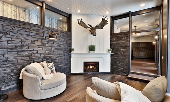 Killington Cabina | The Birch Ridge #6 - Family Room, a cozy boutique hotel in the heart of Killington, Vermont.