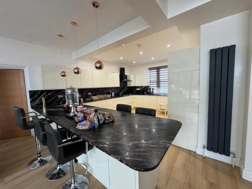 East Finchley Casa | The Bishop Retreat