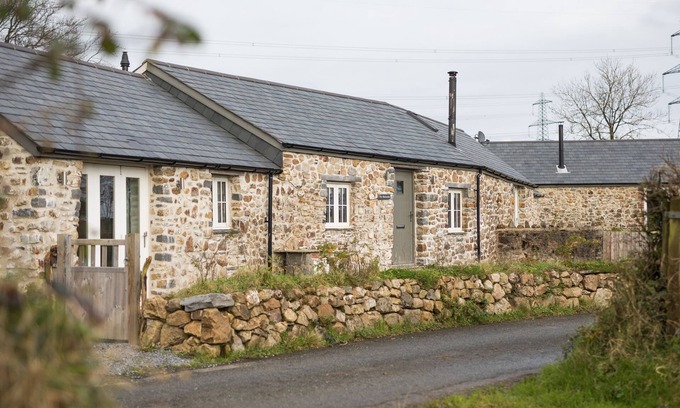 Narberth Casa | The Blacksmiths - Luxury Cottage, Countryside Views, Pet Friendly