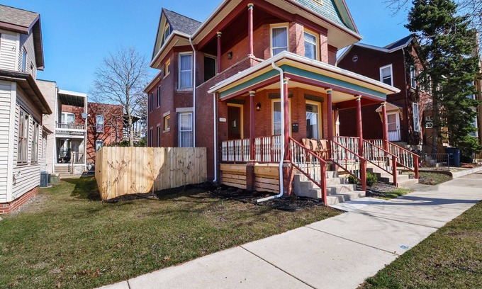 Michigan City Casa | The Blarney Bungalow Newly Renovated Sleeps 6