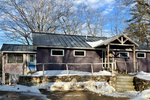 Moultonborough Casa | The Blue Door Cabin