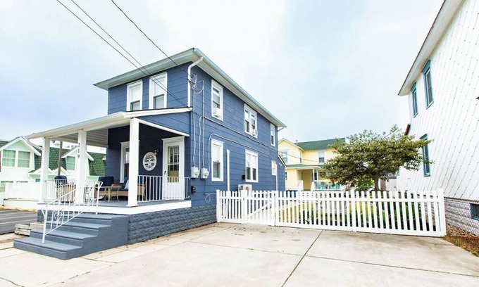 Wildwood Casa | The Blue Fig, 1.5 Blocks to Beach and Boardwalk, Fenced-in yard, Parking