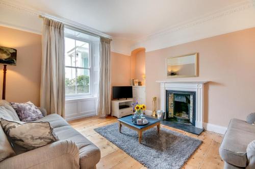 Chysauster Casa | The Blue House Penzance