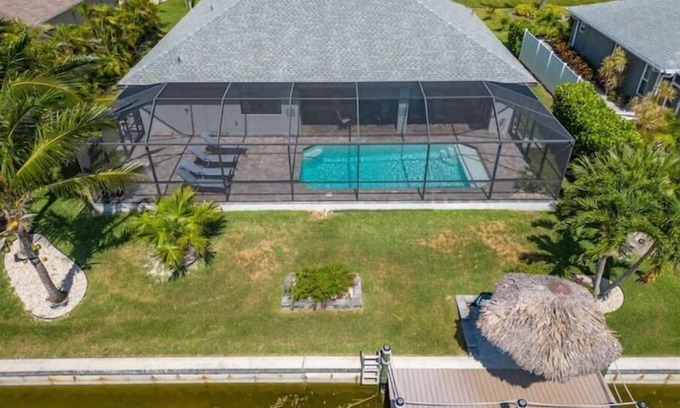 Trafalgar Casa | The Blue Lagoon