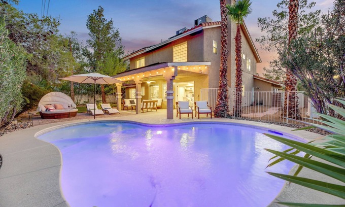 Las Vegas Casa | The Blue Lagoon: Where Space, Style and Comfort collide!
