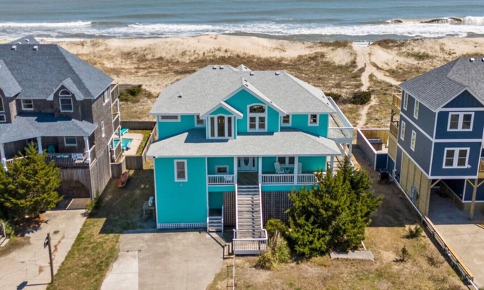 Waves Casa | The Blue Moon - Ocean Front - Pool - Hot Tub - Theater - Elevator- Dog Friendly!
