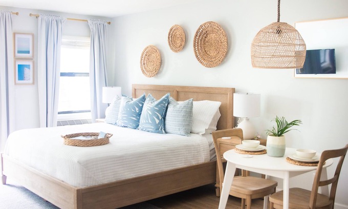 Inlet Beach Condominio | The Blue Palm Steps to Beach & Pool KING Bed 30A Florida