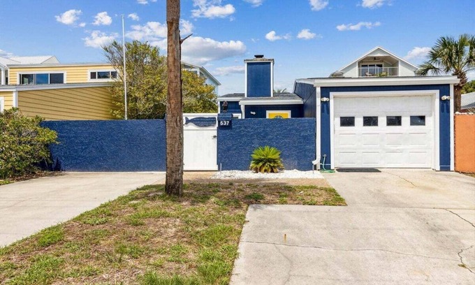 Fernandina Beach Casa | The Blue Whale - Just Blocks to the Beach